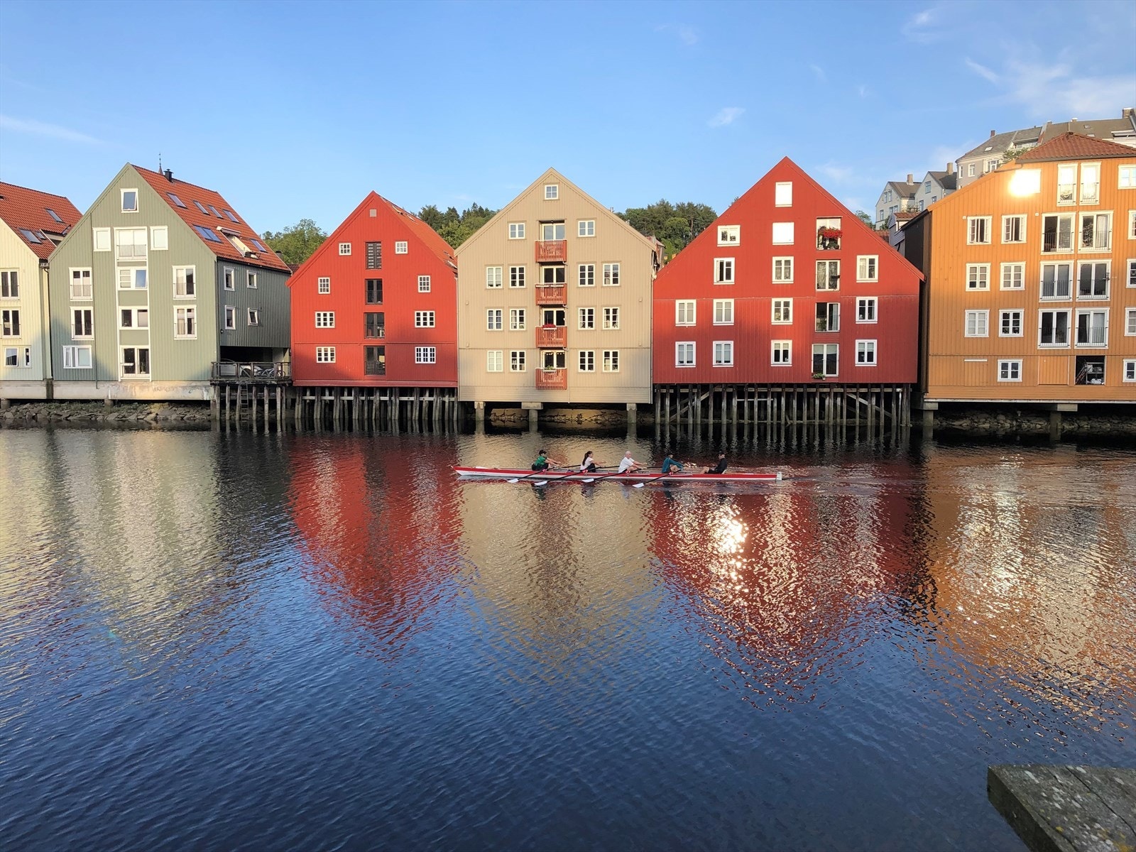 Utsikt mot Nidarosdomen fra leilighetens franske balkong. Galleribilde