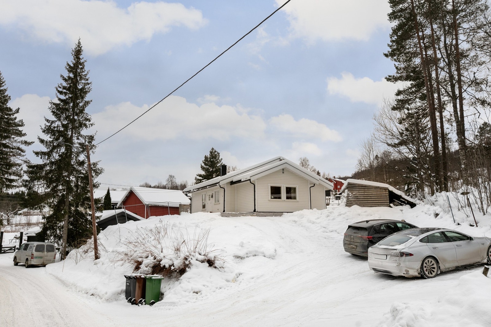Området er stille og naturskjønt, med gode mulighet for friluftsliv. Galleribilde