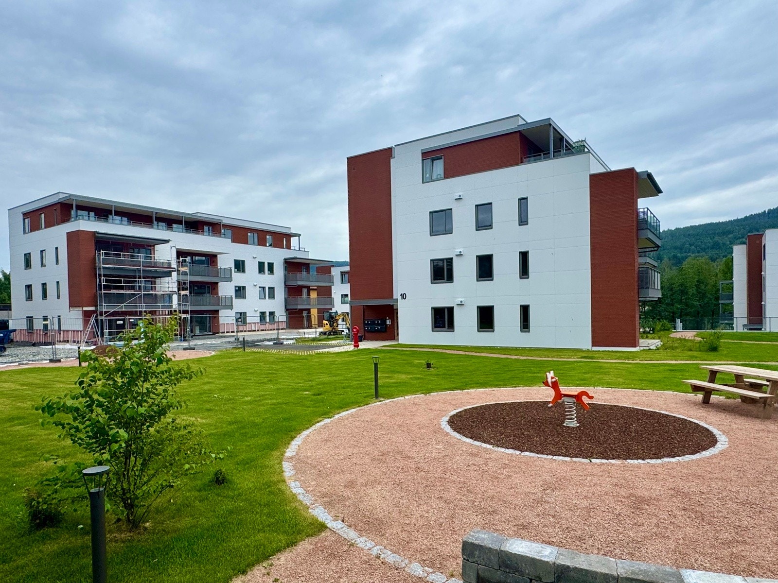 Utsikt mot skjermet, rolig og frodige grøntområde Galleribilde