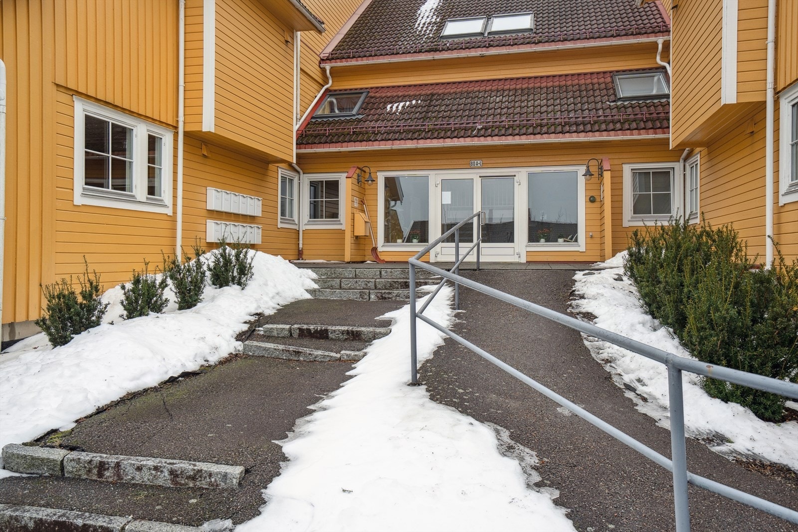 Eiendom med en attraktiv beliggenhet i et veletablert og populært boligområde på Teie. Galleribilde