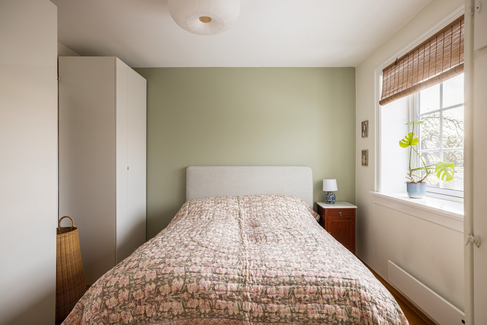 Pent hovedsoverom med inngang fra stuen. Galleribilde