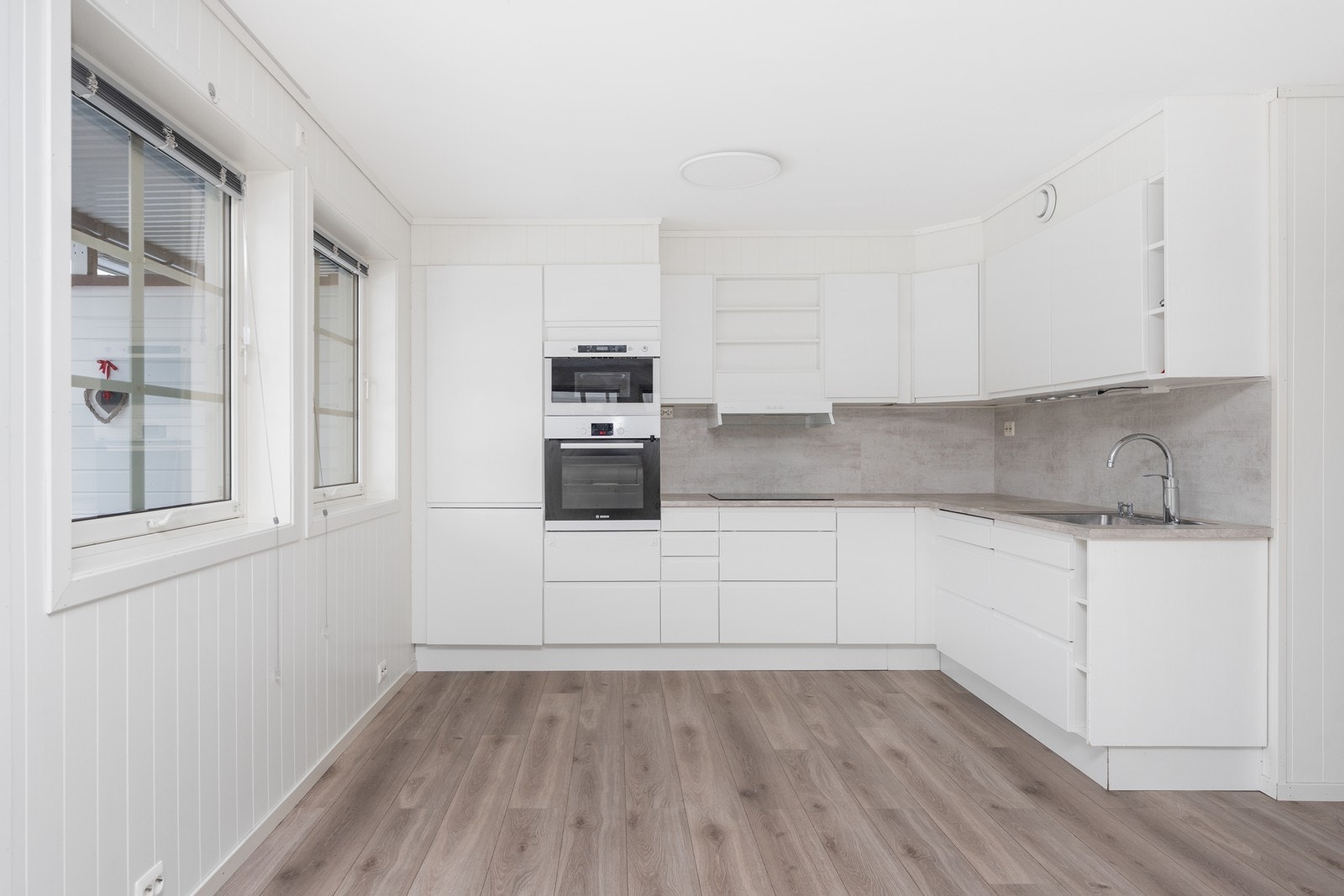 Komfyr og micro. Galleribilde