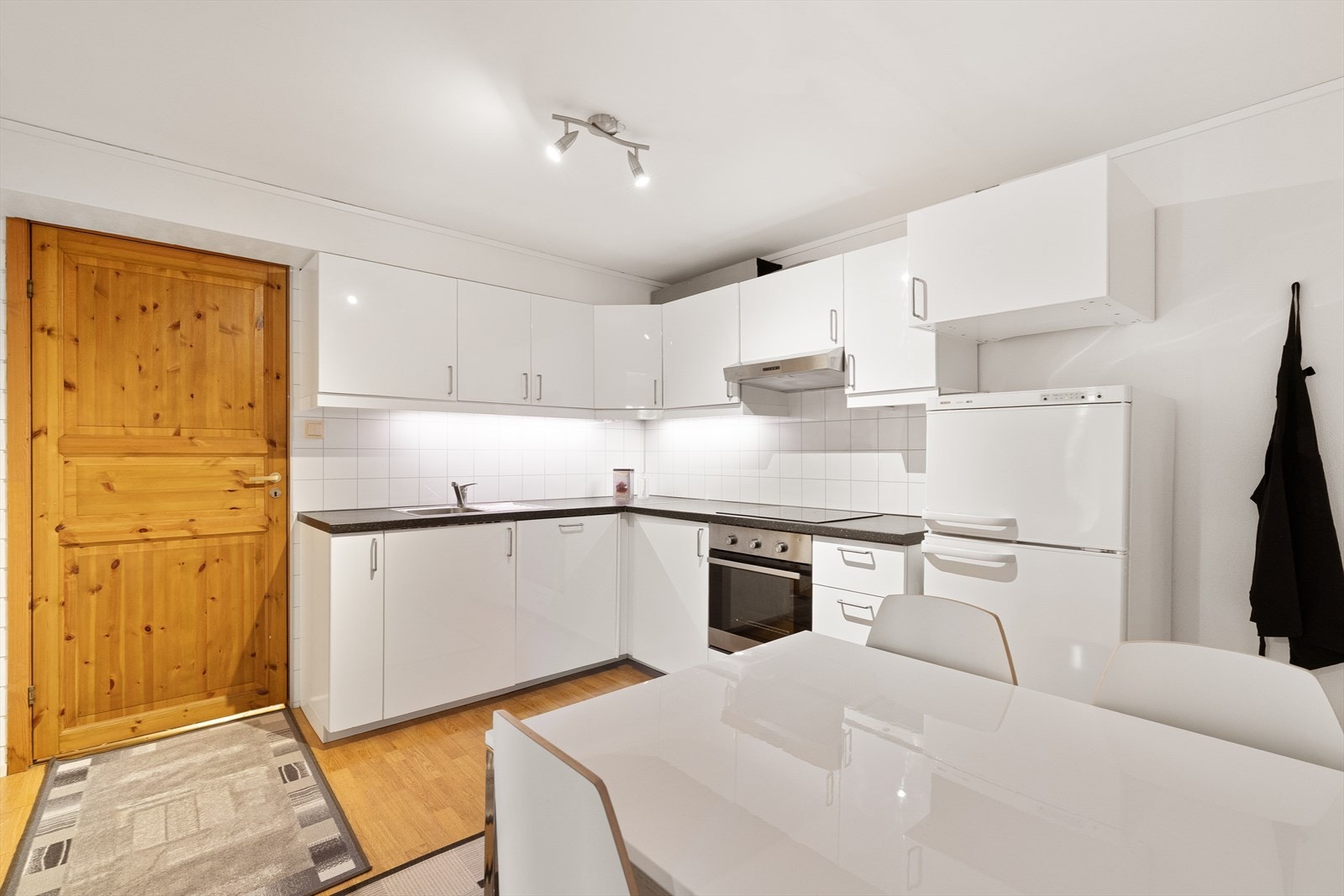 Kjøkken i underetasje Galleribilde