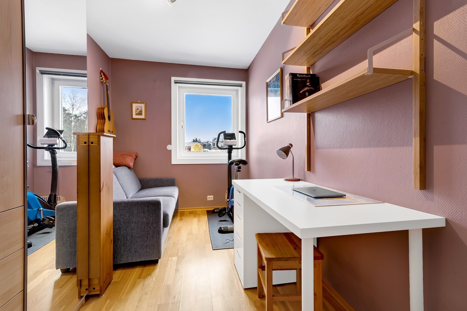 Vinduene på soverommene ble skiftet i 2011 og har 2-lags energiglass. Galleribilde