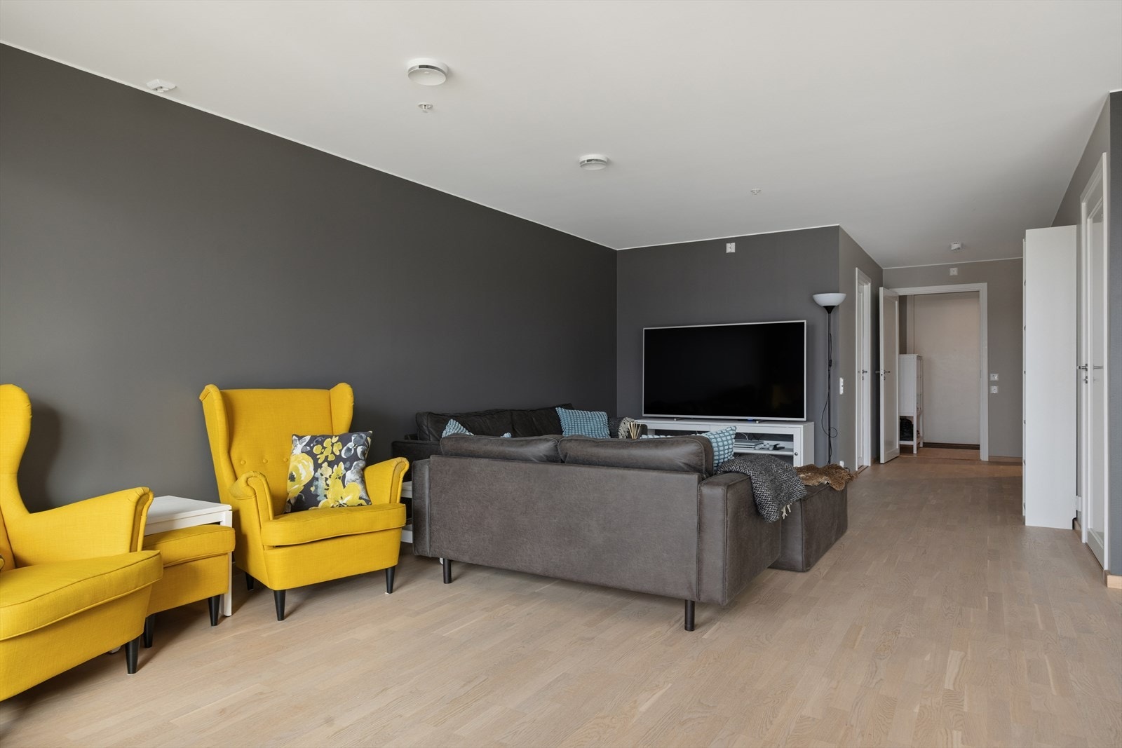 Leiligheten har hverdagslig komfort som balansert ventilasjon og vannbåren varme. Galleribilde