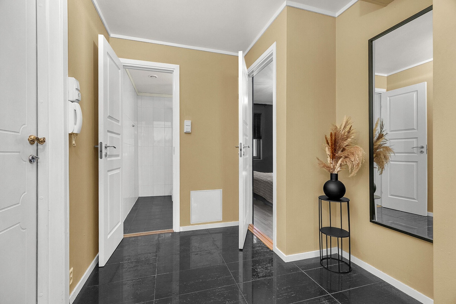 Gang mot soverom og bad Galleribilde