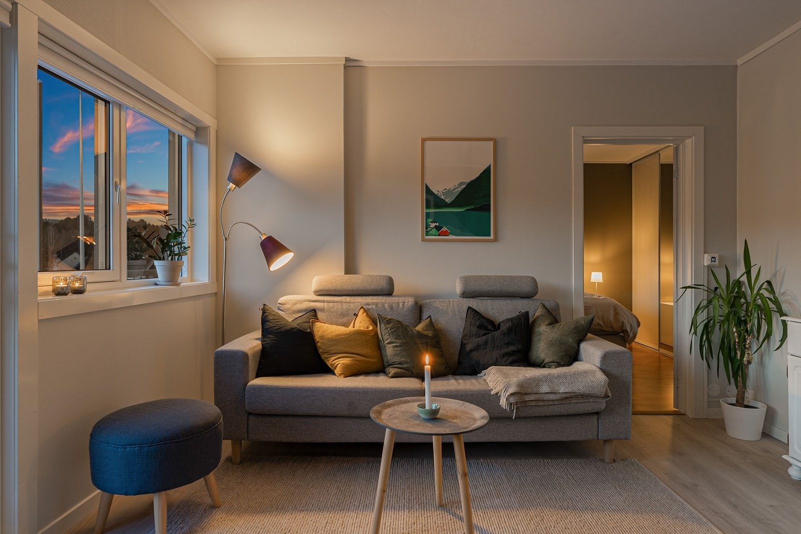 Leiligheten har et BRA-i på 49m², dette inkluderer entre, bad, stue, kjøkken og soverom. Galleribilde