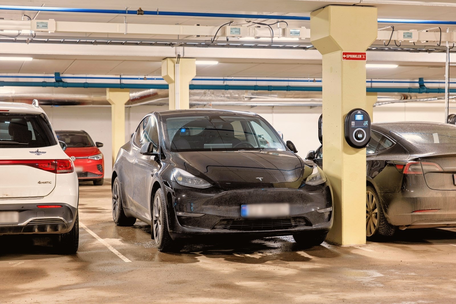 Det følger med en biloppstillingsplass i felles garasjeanlegg. Galleribilde