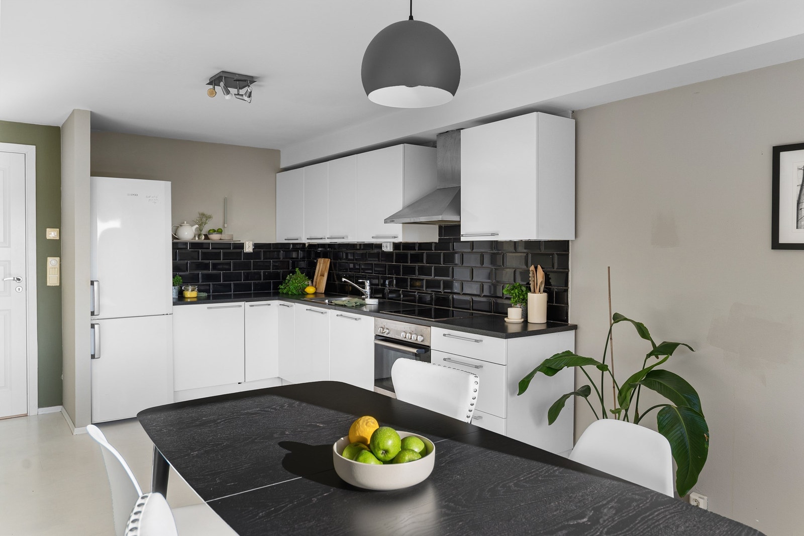 - God oppbevaringsplass i skuffer og skap -
' Galleribilde