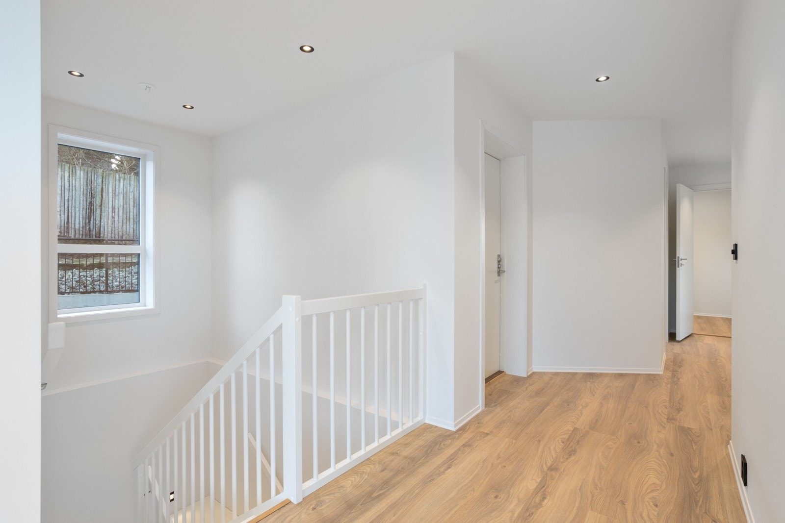 Trappegang hovedetasje | downlights Galleribilde