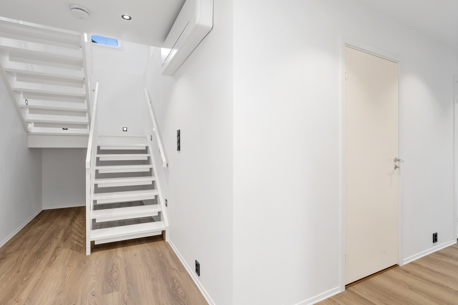 Trappegang med "uplights" Galleribilde