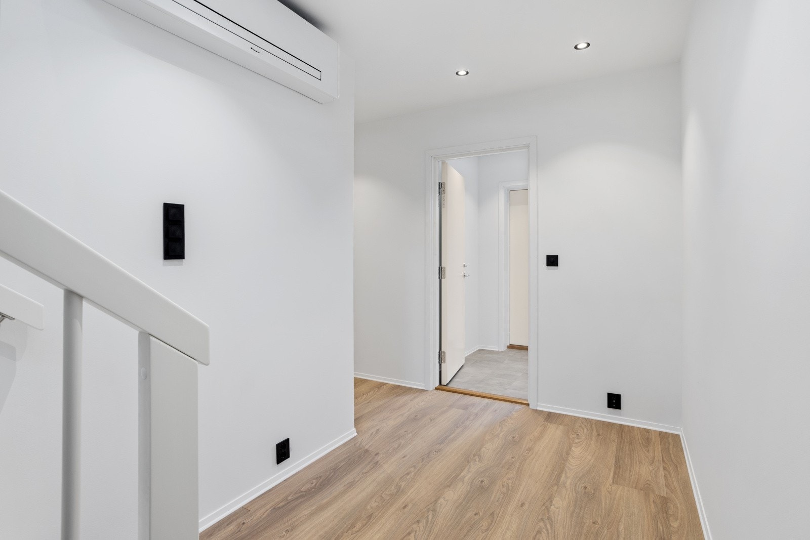 Trappehall Galleribilde