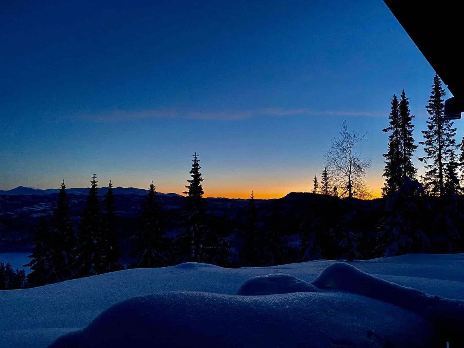Nydelig vinterkveld fra hytta Galleribilde