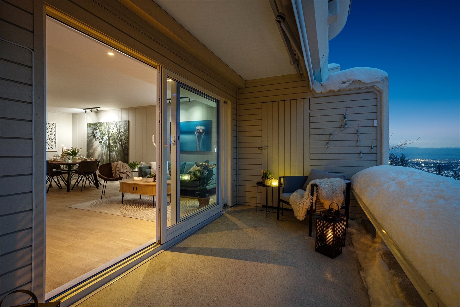 Oppgradert terrasse med epoxybelagt dekke (2022) - gjennomført og vedlikeholdsvennlig. Galleribilde