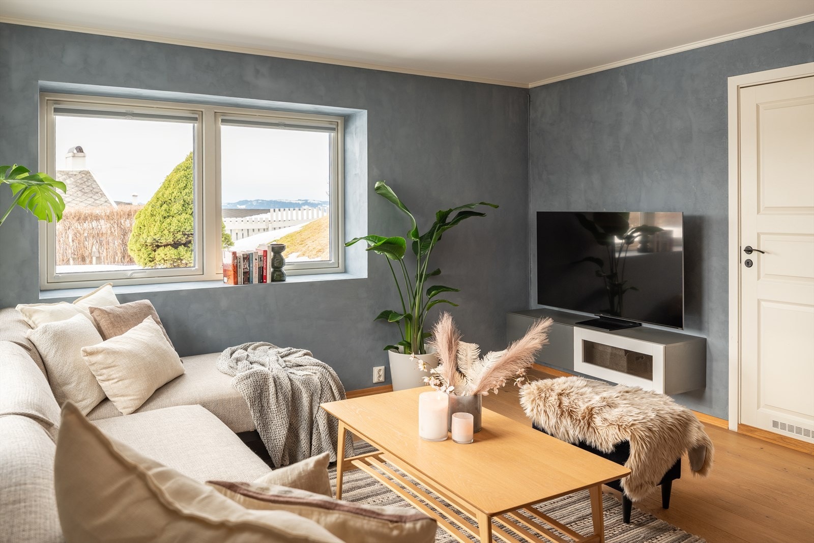 Vinduene ble skiftet i 2020. Det er også balansert ventilasjon i stuen og på soverommet. Galleribilde