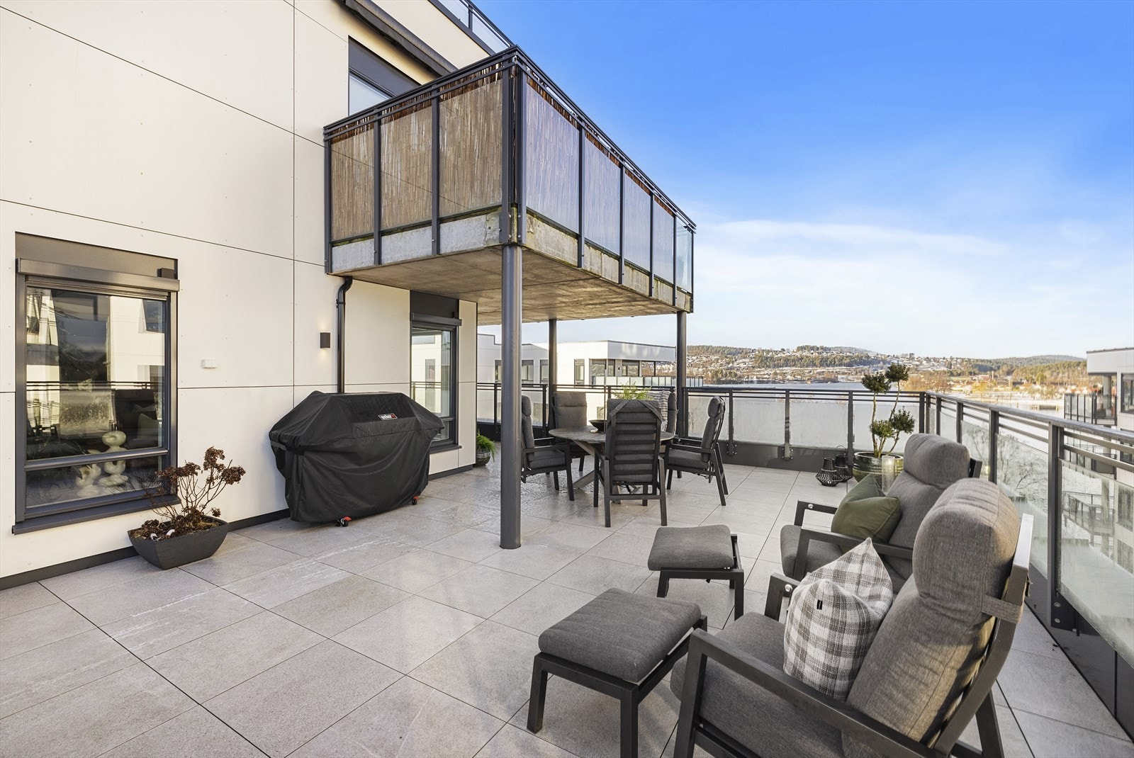 Verandaen vender mot både nord og vest Galleribilde