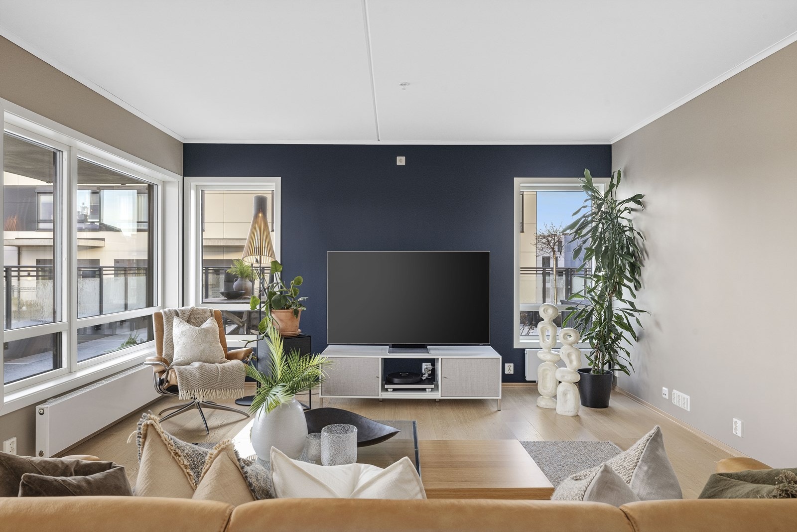 God og lun oppvarming i stuen via fjernvarme til radiatorer Galleribilde