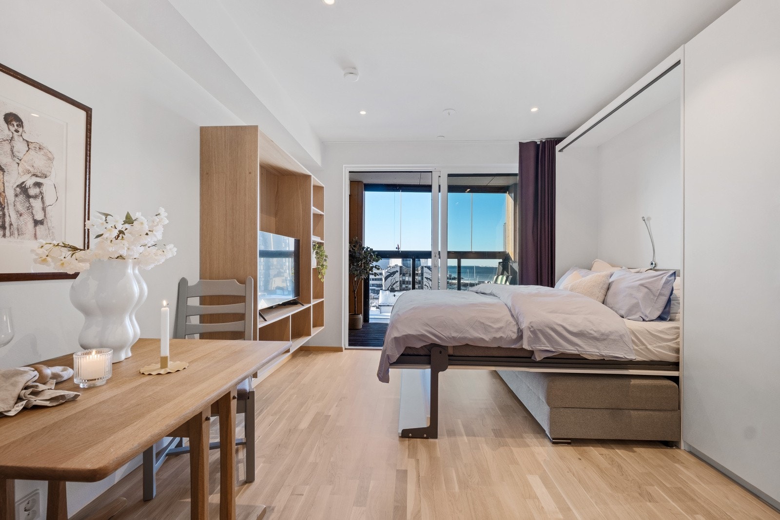 Videre er det skapseng som enkelt slås ned når kvelden kommer Galleribilde