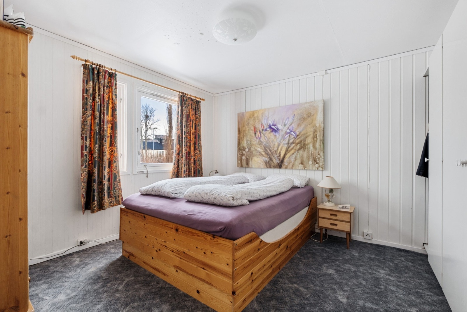 Soverommet er av god størrelse og byr på gode muligheter for ulike garderobeløsninger. Galleribilde