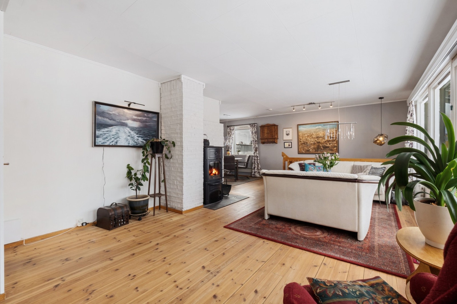 Gulvflate bestående av furu. Galleribilde