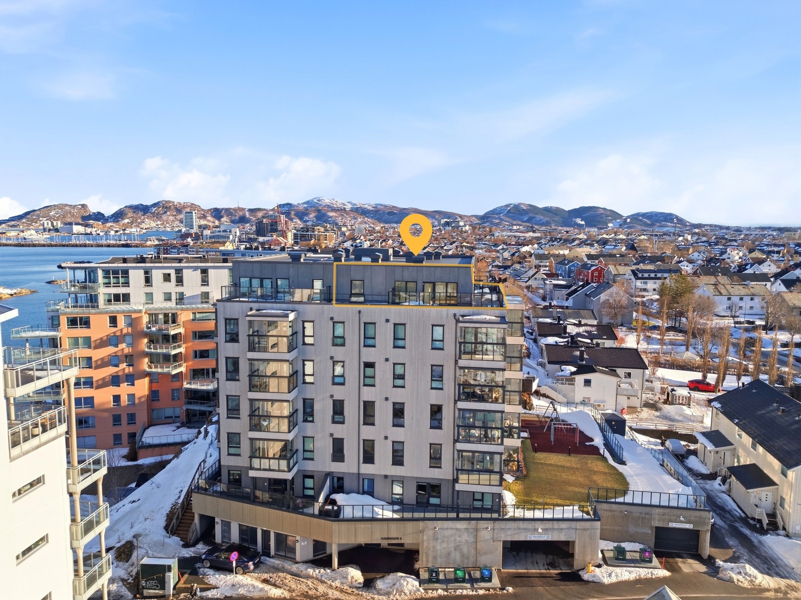 Flott og sentral beliggenhet i Breivika/Vestbyen med nærhet til havet og de aller fleste fasiliteter. Galleribilde