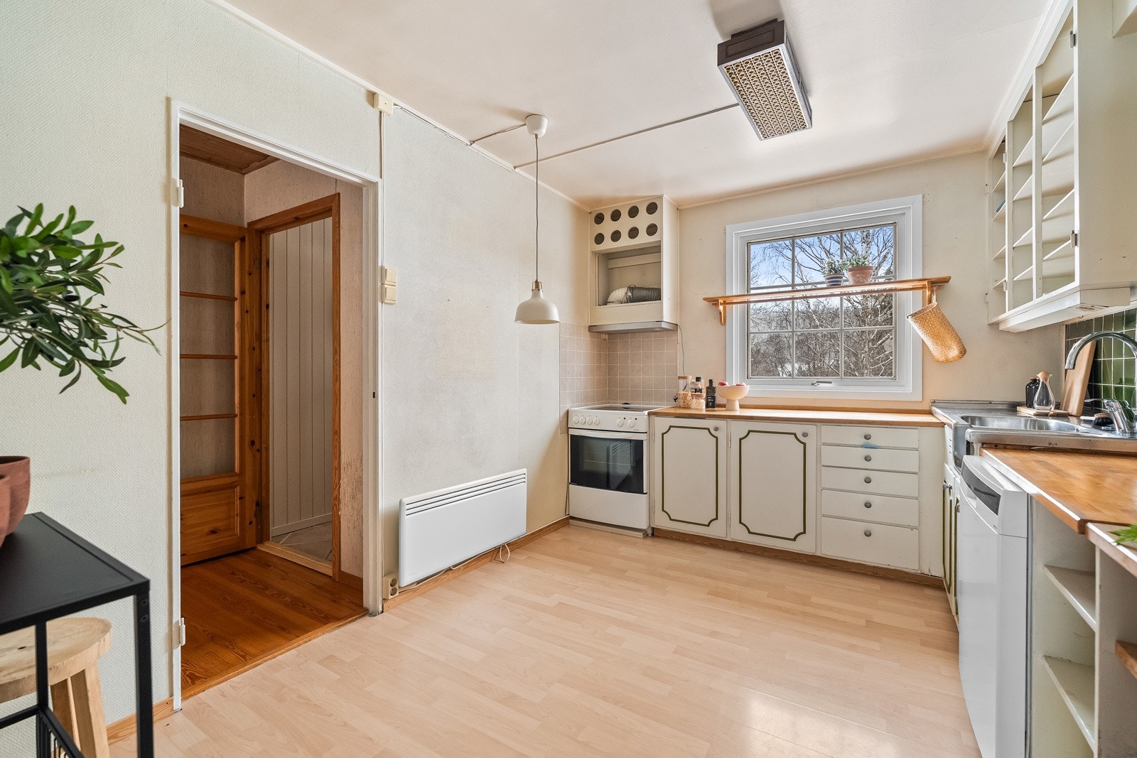 Hvitevarer er frittstående og følger salget. Galleribilde