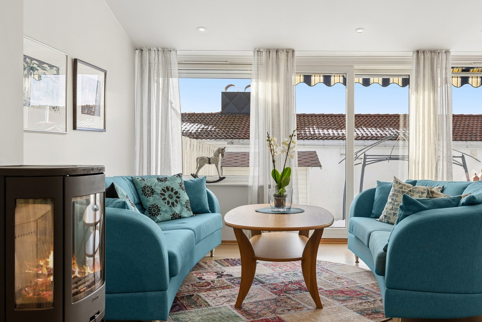 Vinduene i huset er skiftet ut i 2001, 2003 og 2013. Taket ble skiftet i 2007 og etterisolert i 2020. Galleribilde