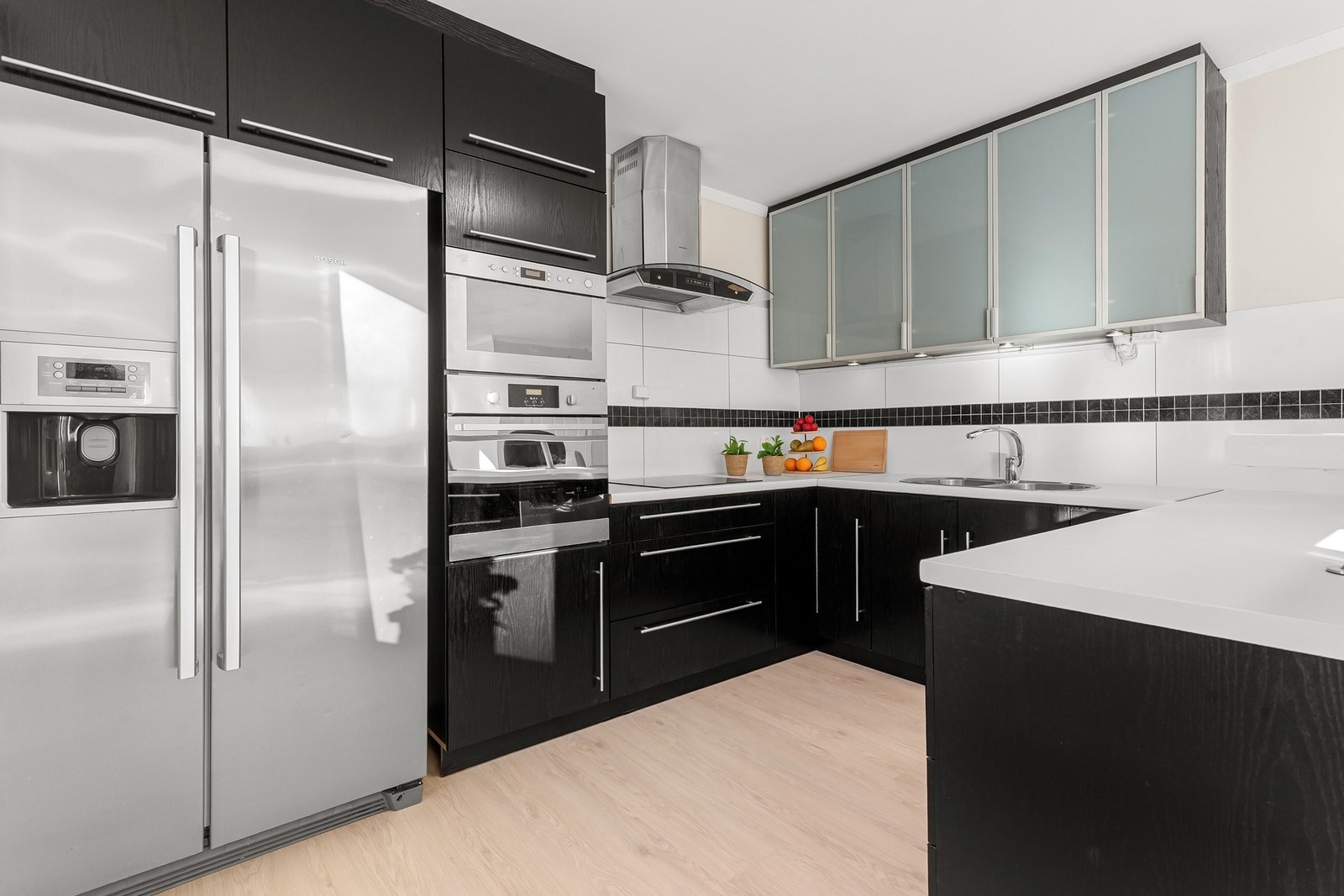 God skap- og benkeplass. Galleribilde