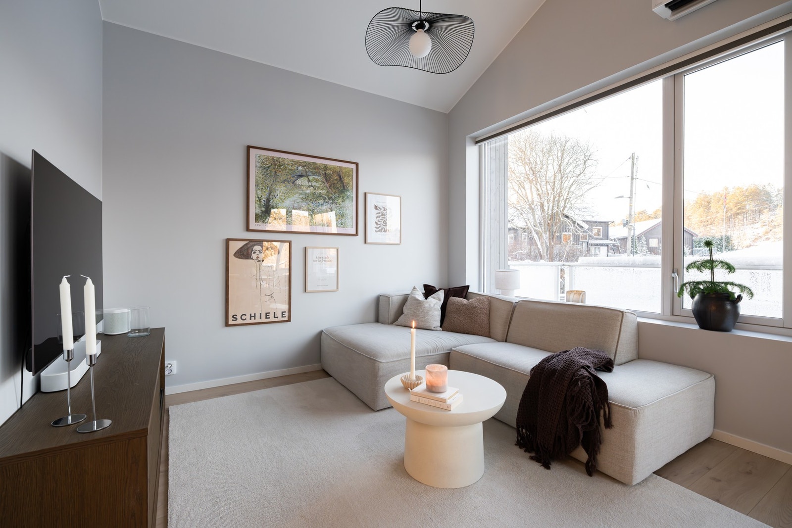 Naturlig soneinndelinger for plassering av møblement. Galleribilde