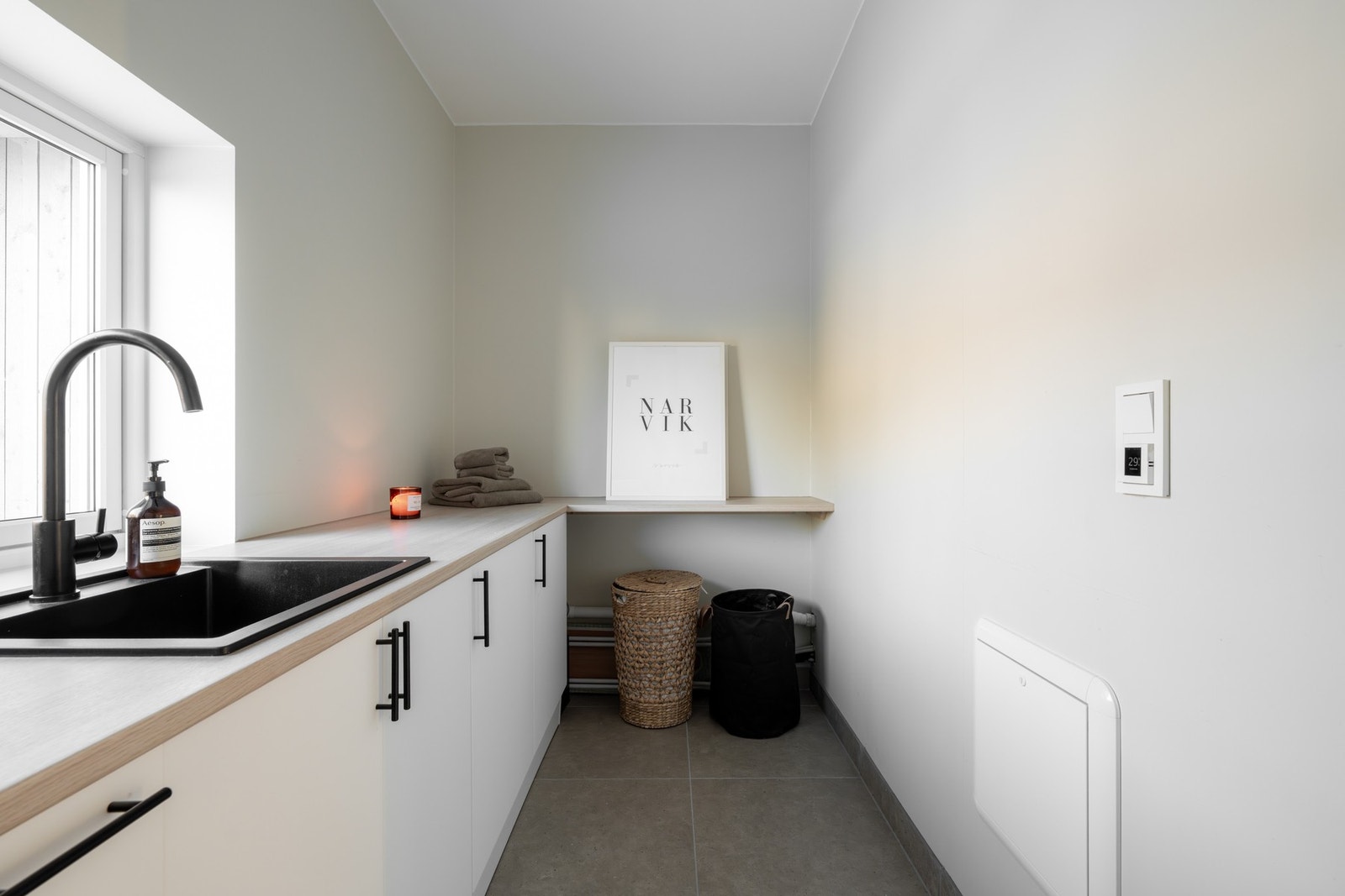 Vaskerommet er nytt i 2024 og har dokumentasjon. Rommet var tidligere et soverom. Dette er ikke omsøkt. Galleribilde