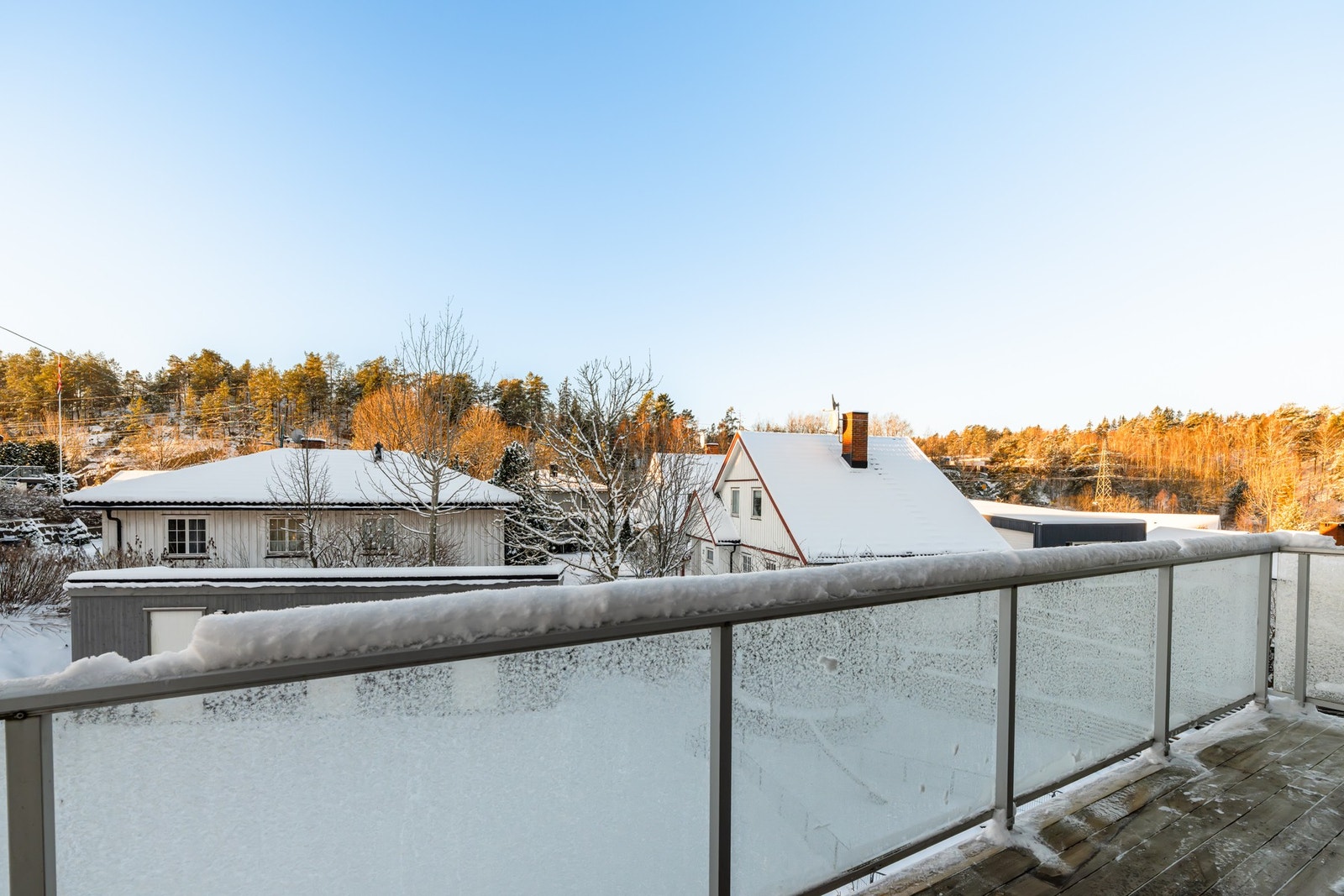 I tilknytning til stuen finner du boligens sydvestvendte balkong med gode solforhold. Galleribilde