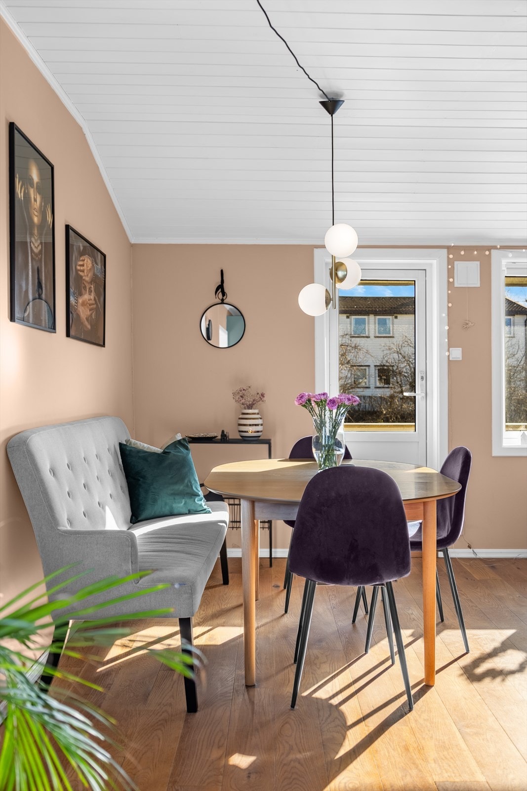 I følge selger ble alle rom malt sommeren 2024. Galleribilde