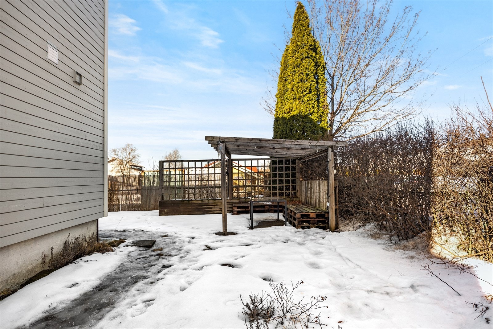 God plass til ønsket utemøblement. Galleribilde