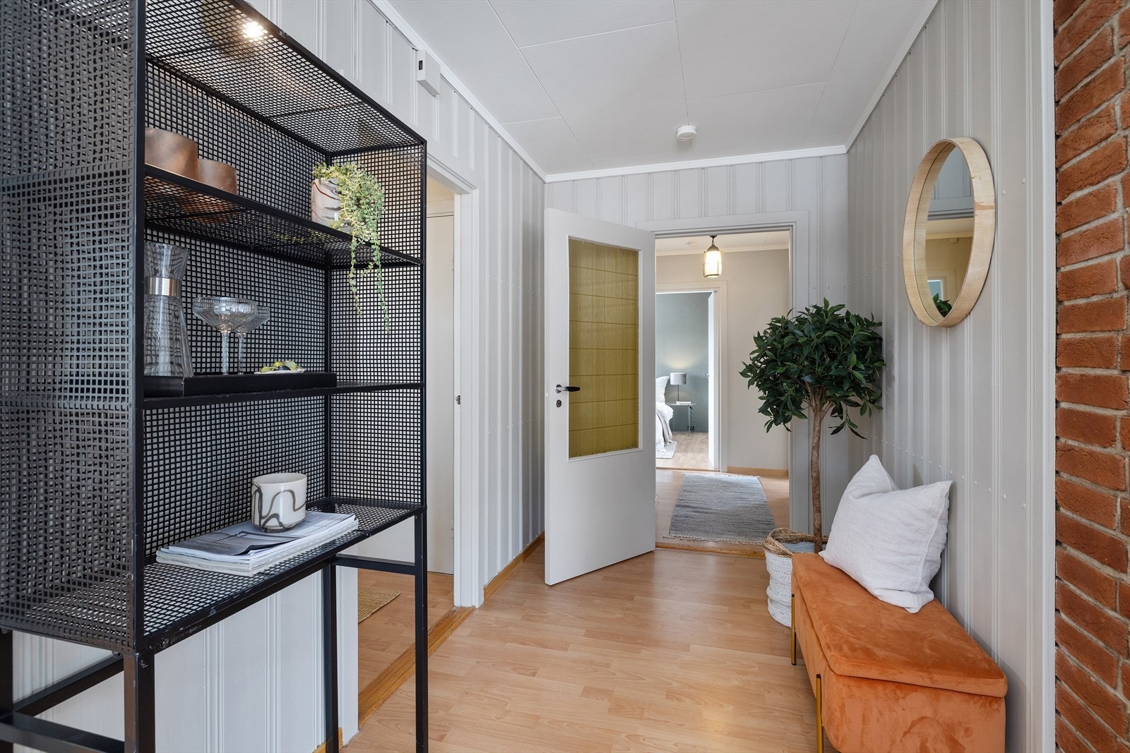 Boligen er innholdsrik og praktisk innredet, med familievennlig planløsning. Galleribilde