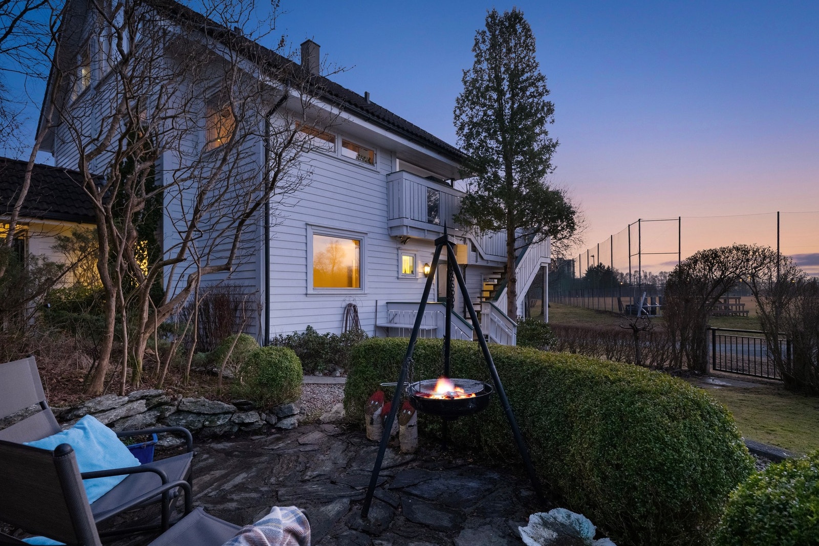 I hagen er det også etablert terrassearealer som gir gode muligheter for utemøbler, grill og avslapning i solen. Galleribilde