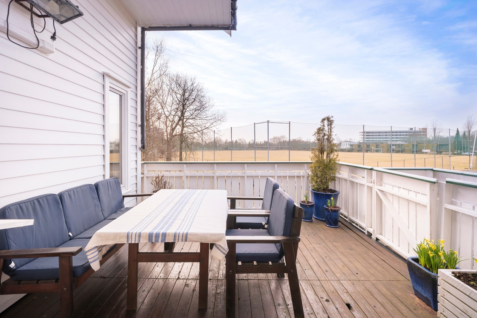 Løsningen gjør det enkelt å flytte måltider og kaffepauser utendørs i sommerhalvåret. Galleribilde