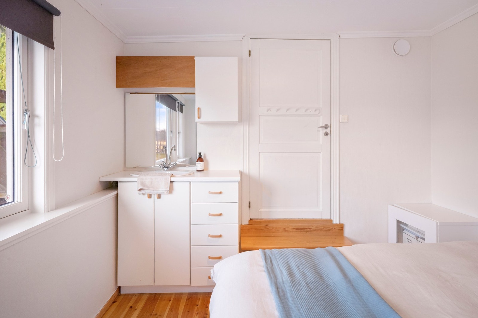 Rommene har gode møbleringsmuligheter med plass til både seng, garderobeløsninger og eventuelt skrivebord. Galleribilde