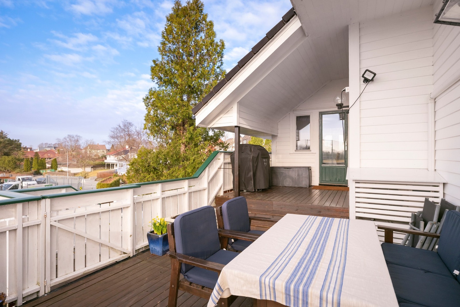 Dette gir en fin og praktisk overgang mellom inne- og uteområdene Galleribilde