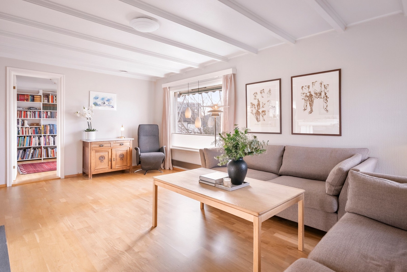 Fra stuen er det også adkomst til kontoret. Galleribilde