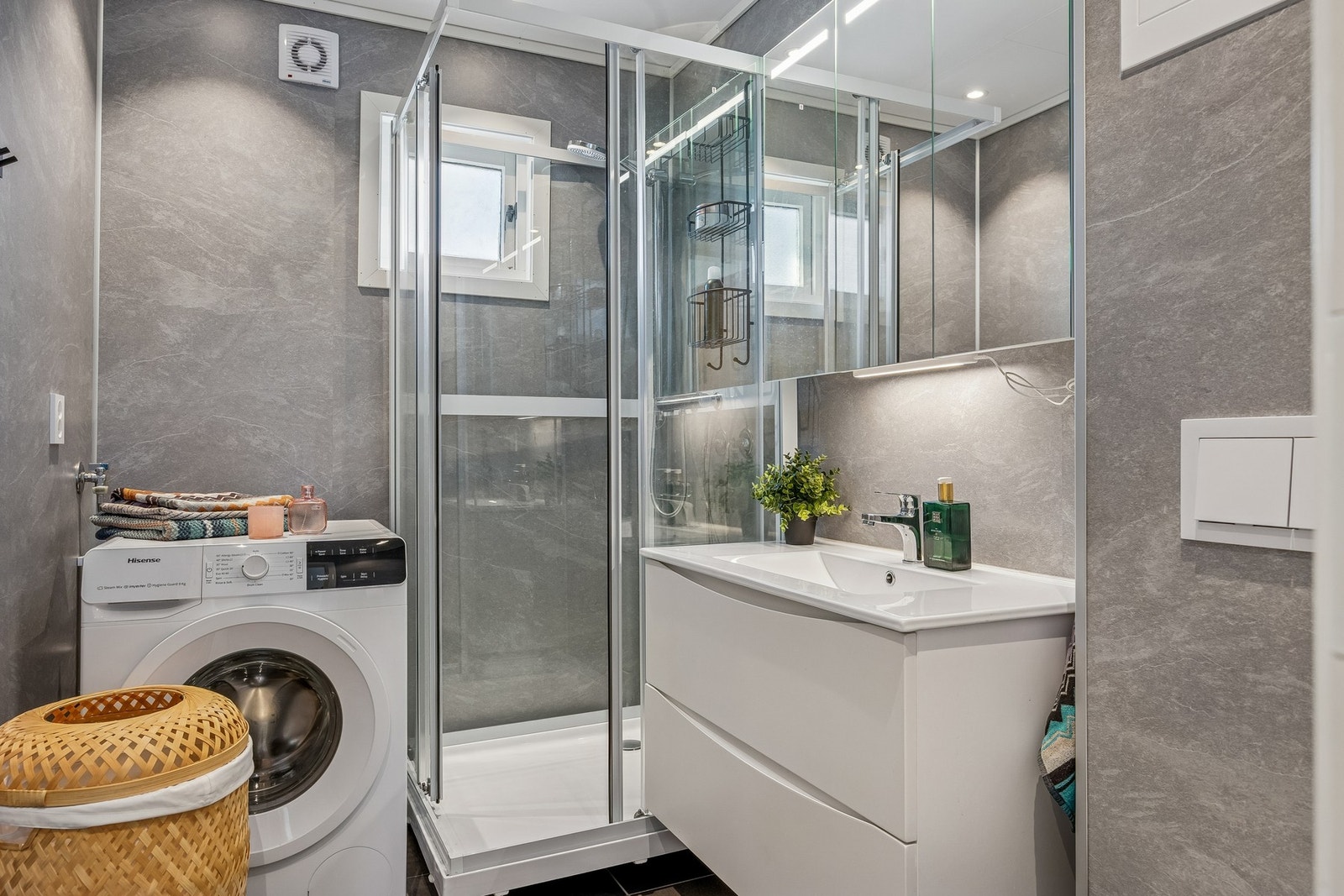 Badet ligger i tilknytning til entréen og måler 4,5 kvm. Galleribilde