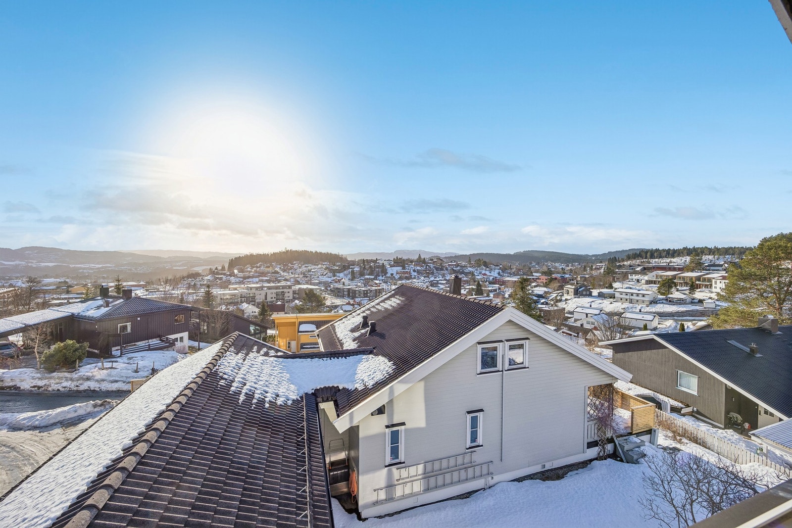 EIE eiendomsmegling ved Yasin Unal har gleden av å presentere Nordahl Griegs veg 21A! Foto: Aleksander Jacobsen/Efkt. Galleribilde