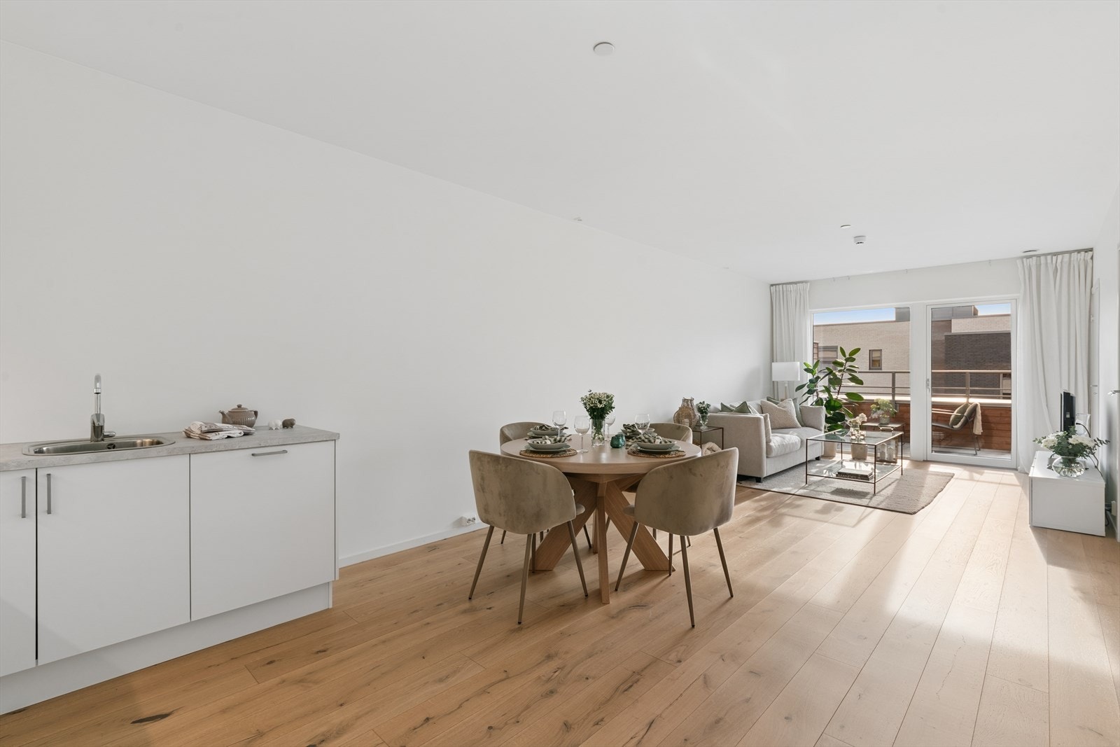 Lys og moderne leilighet med balansert ventilasjon og vannbåren gulvvarme tilknyttet fjernvarmeanlegg. Galleribilde