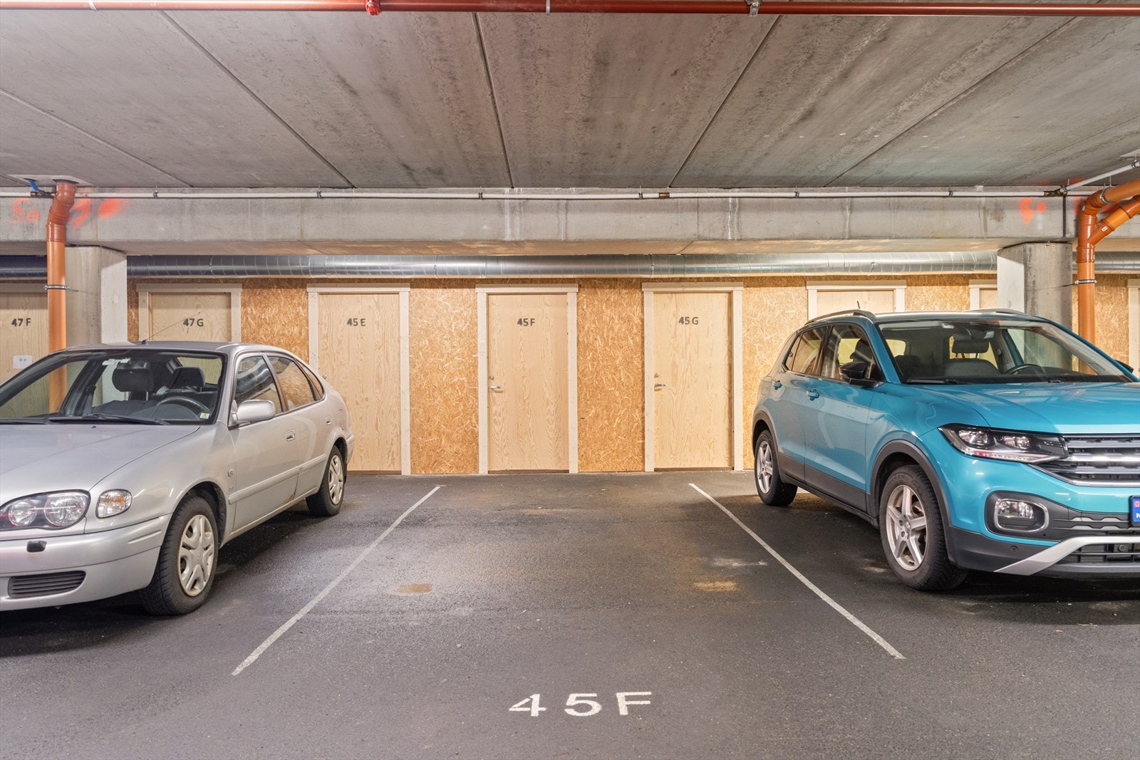 Det medfølger fast garasjeplass i felles garasjeanlegg. Her er det også bod. Galleribilde