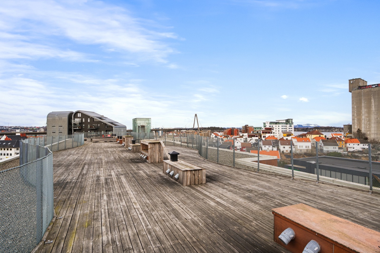 Sameiet disponerer en flott felles takterrasse med gode solforhold. Galleribilde