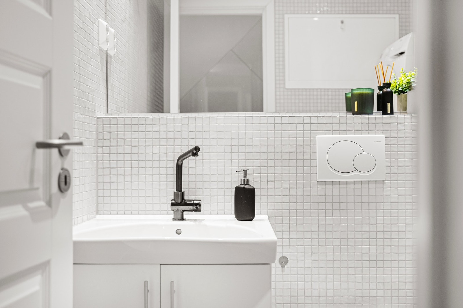 Badet er helfliset med vannbåren varme i gulvet. Galleribilde