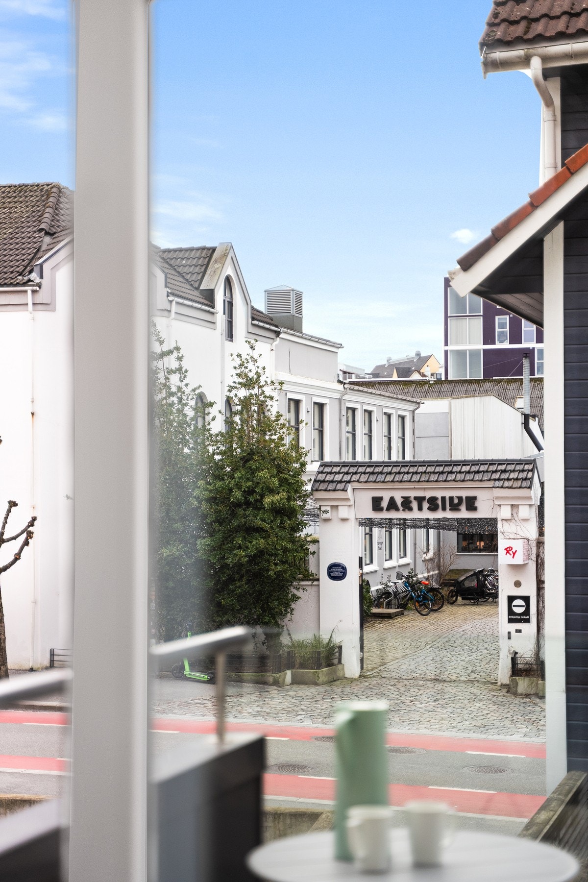 Direkte utsikt mot Eastside - et nytt og pulserende møtepunkt for næring, kultur og servering i Stavanger Øst. Galleribilde