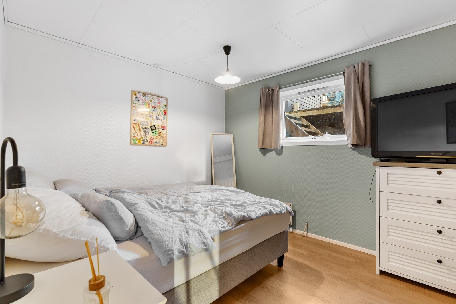 Soverom i hybel Galleribilde