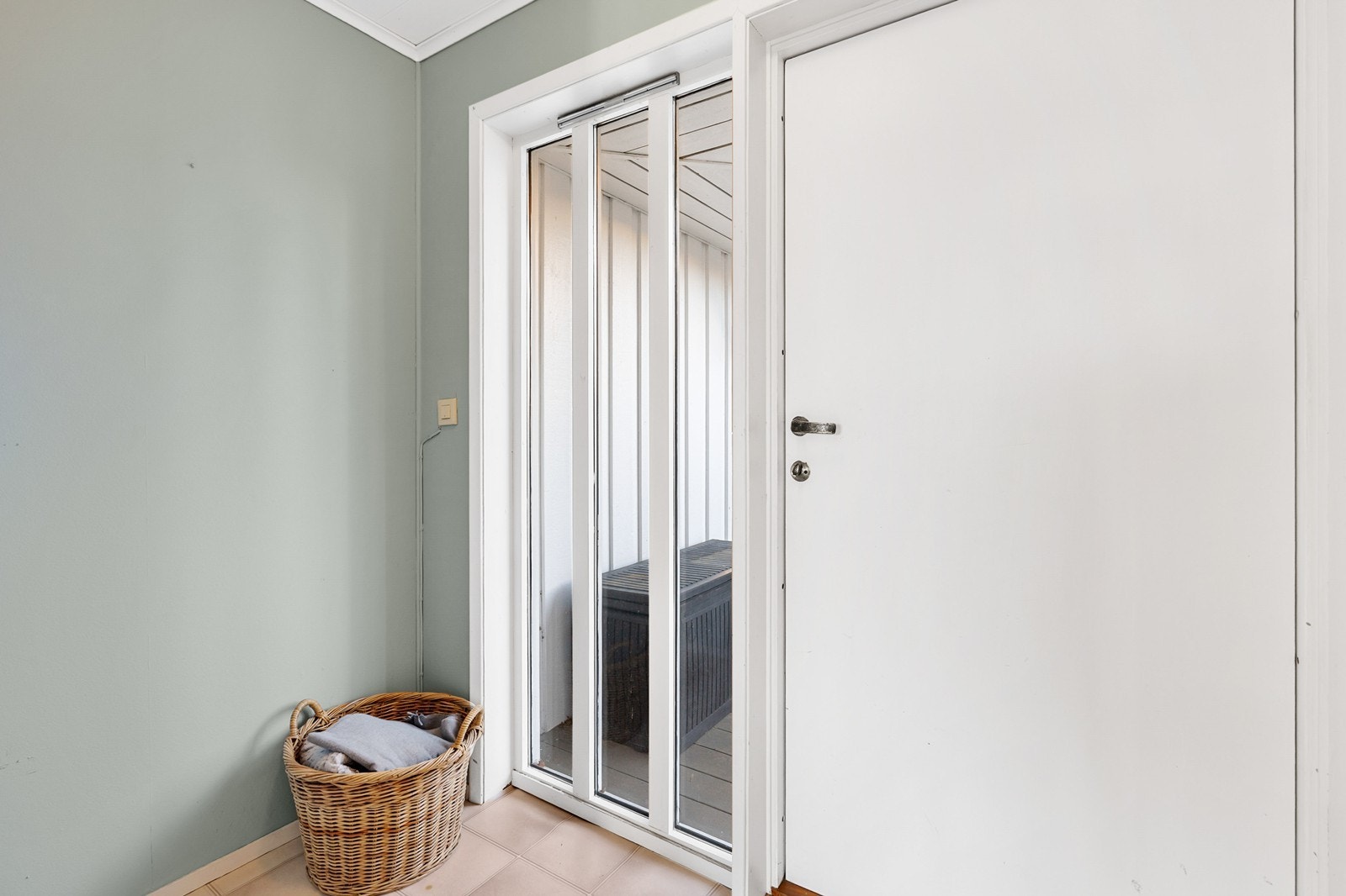 Gang/vindfang med tilkomst fra 1.etasje Galleribilde