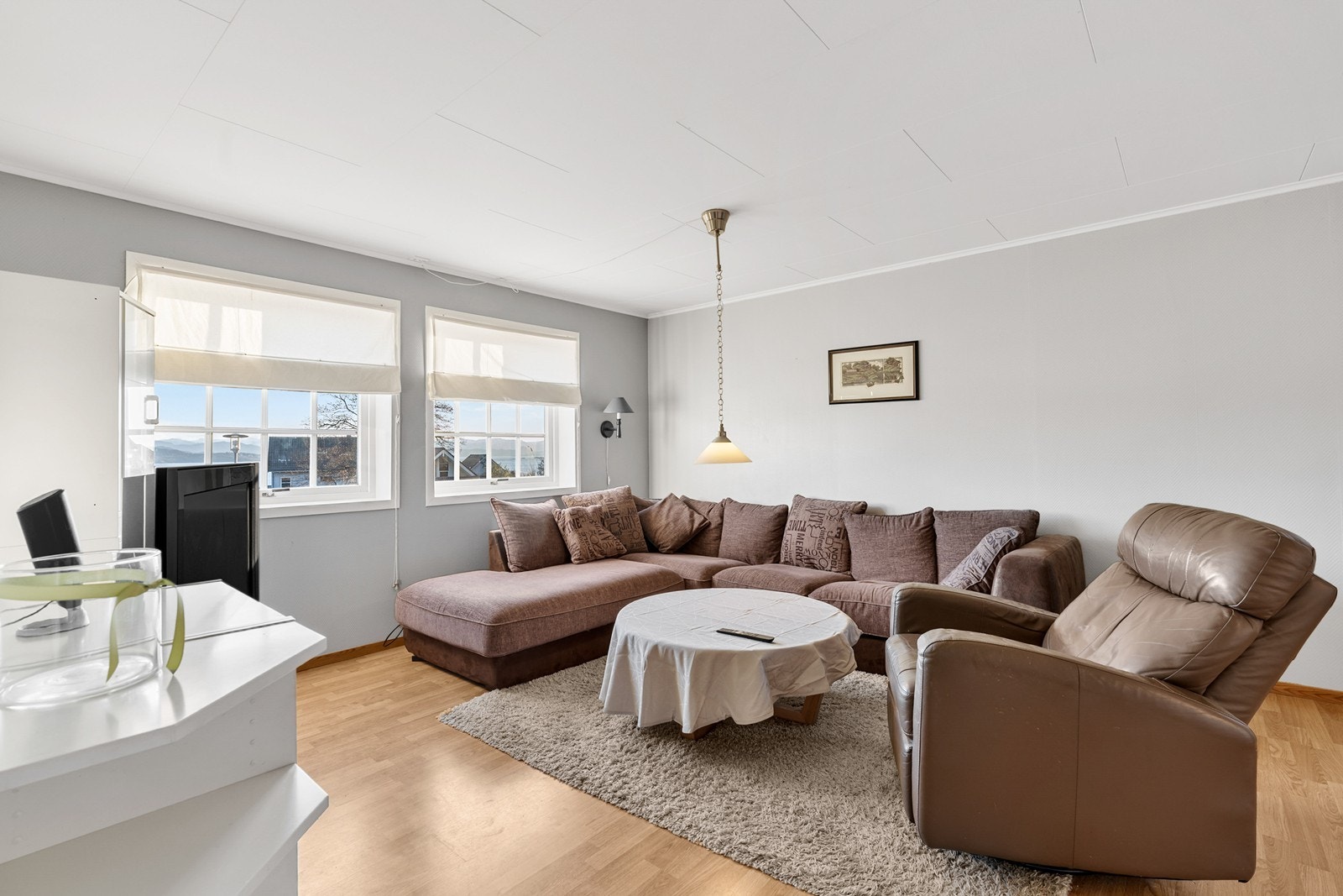 God plass til stor sofagruppe Galleribilde