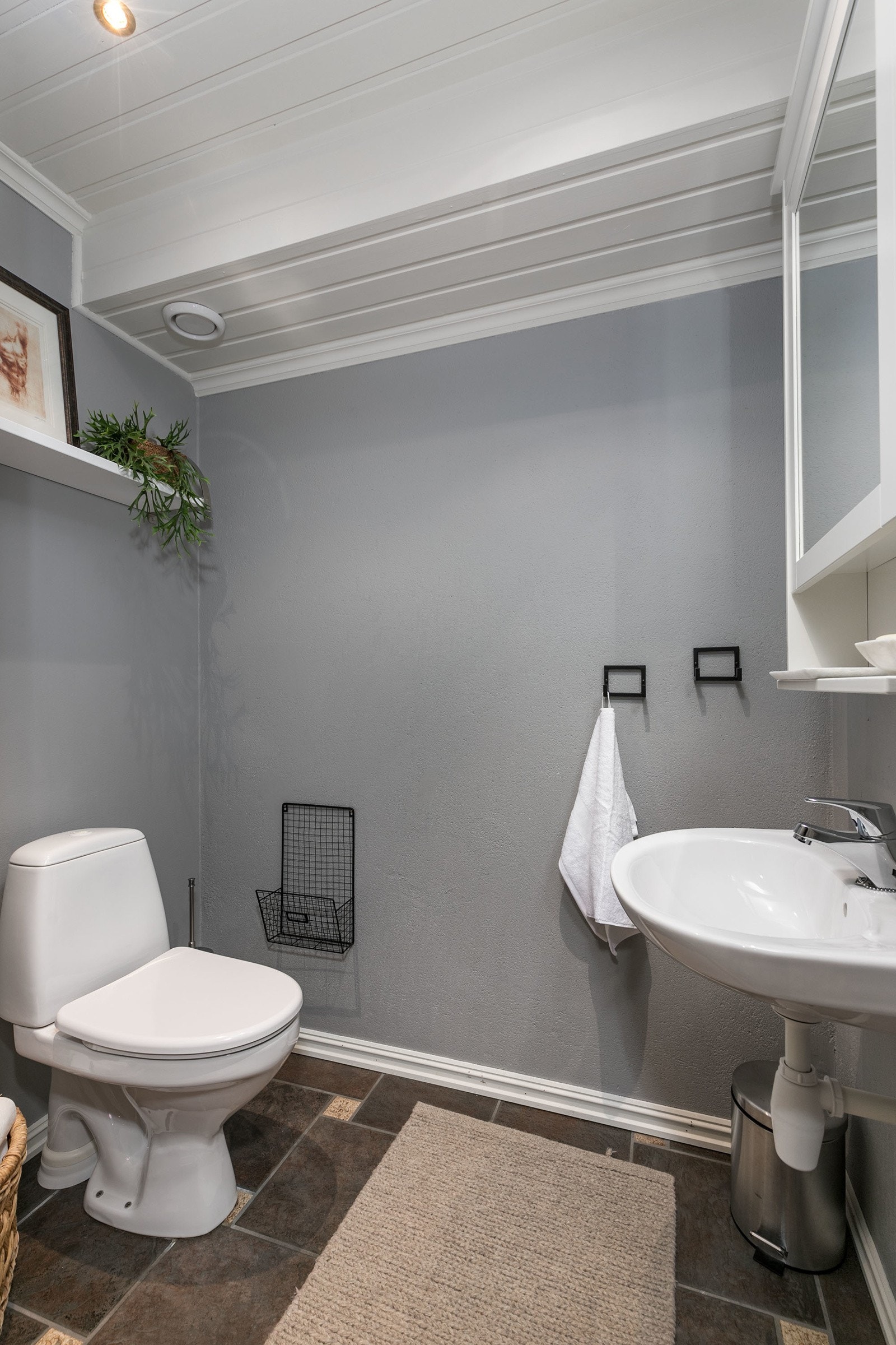 Separat toalett i U. etasje Galleribilde